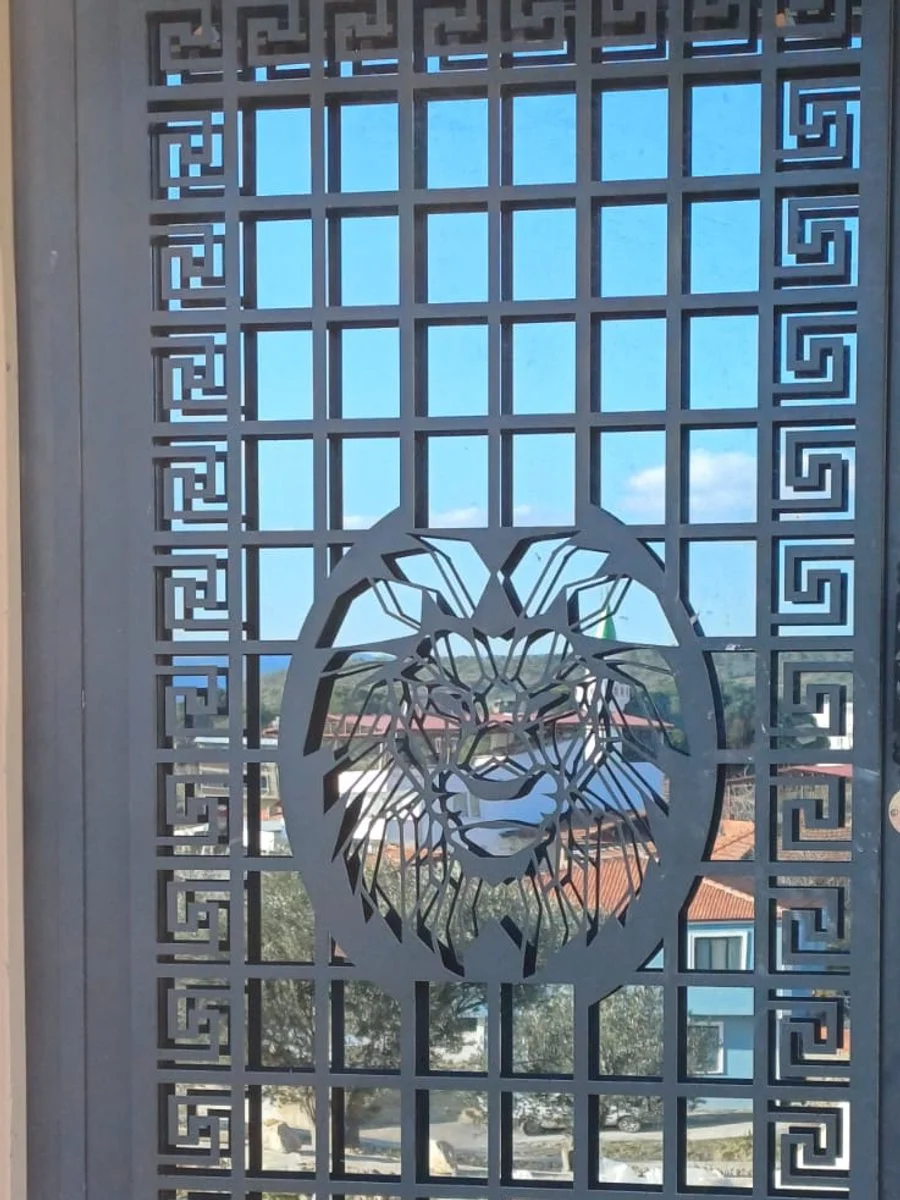 CNC lazer desenli metal kapı uygulaması — Edremit