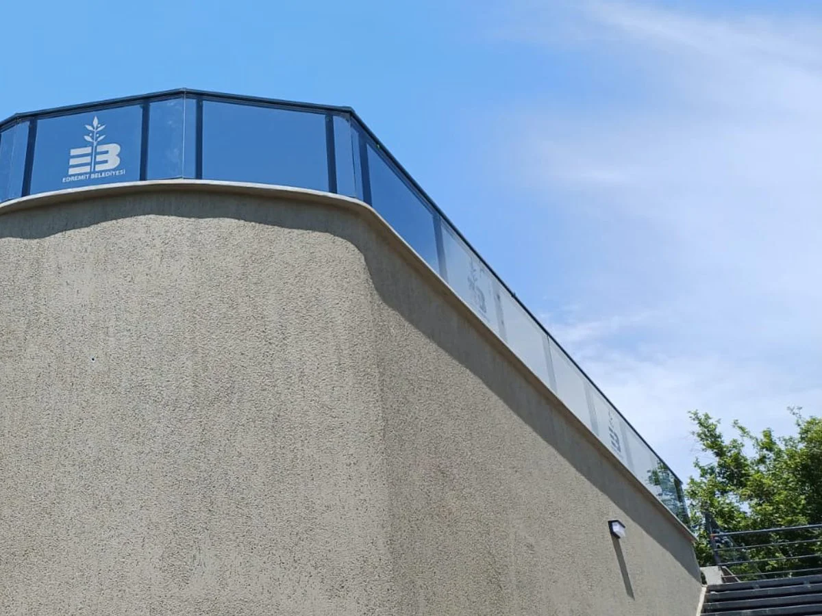 CNC lazer ve alüminyum balkon korkuluğu uygulaması — Edremit