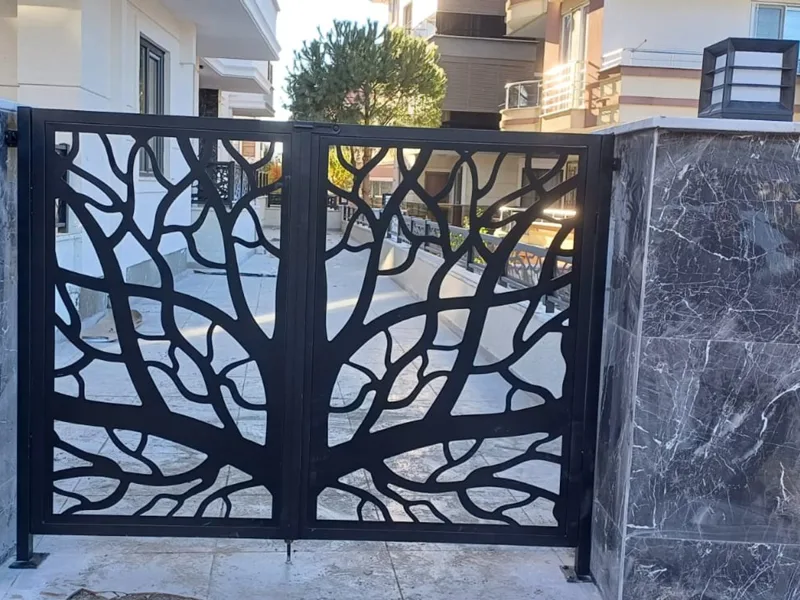 CNC lazer desenli metal kapı uygulaması — Edremit