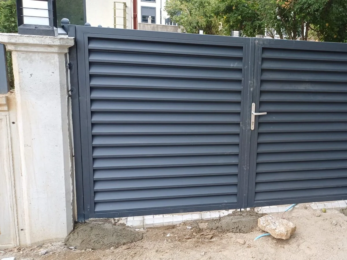 CNC lazer desenli metal kapı uygulaması — Edremit