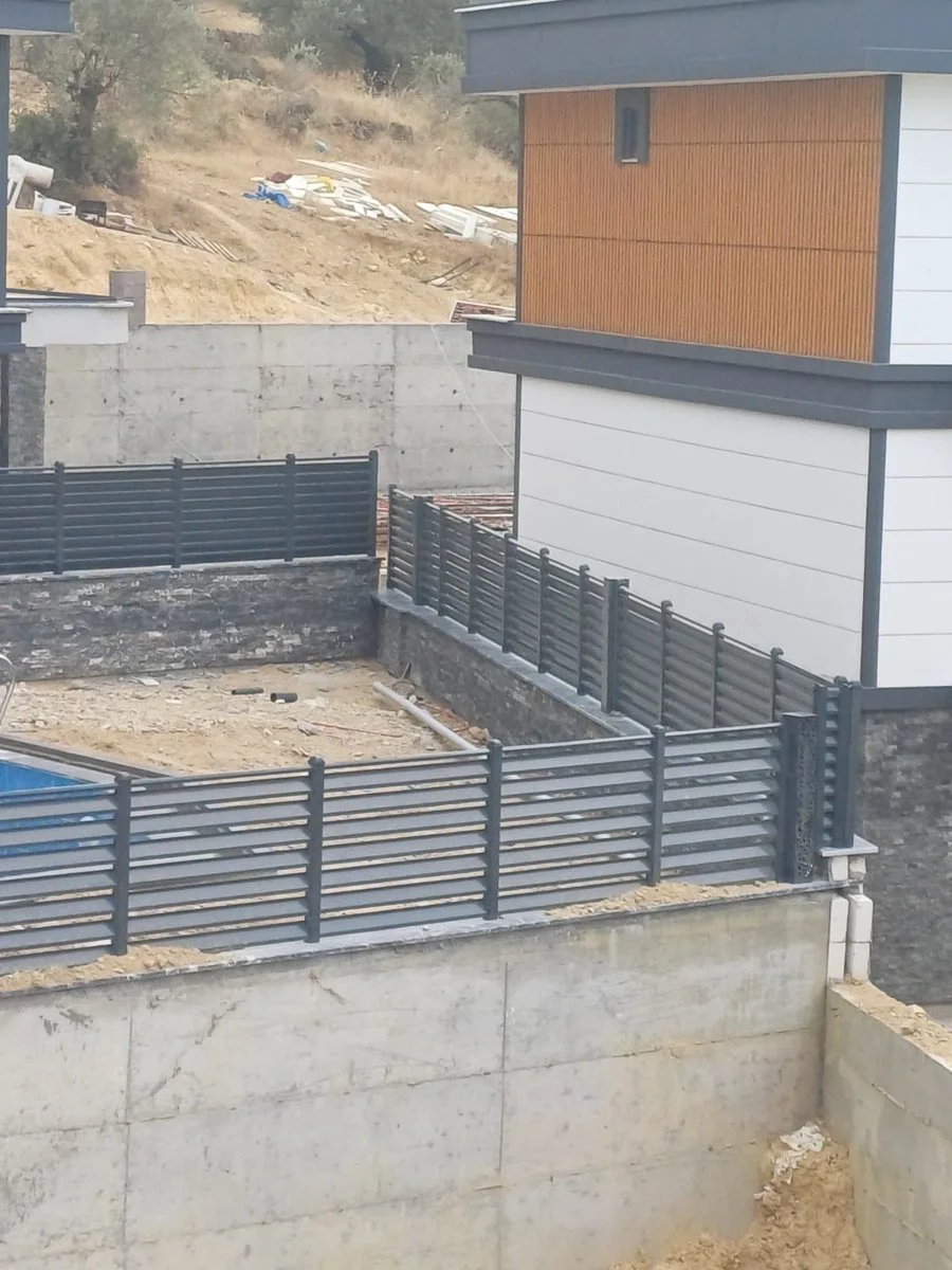 Dekoratif metal panel ve bahçe korkuluğu — Edremit